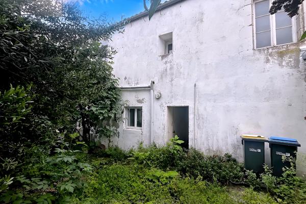 Maison Aytre 4 pièce(s) 100 m2 : Appartement 2 pièces & Boutique, Aytre 17440