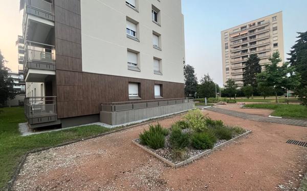 Appartement à vendre    3 pièces • 55,29 m2 Vénissieux