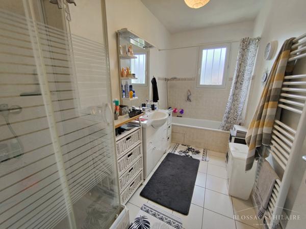 Maison indépendante avec garage et jardin