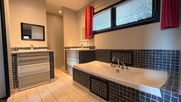 Vente Maison de luxe Guidel 9 Pièces 274 m²