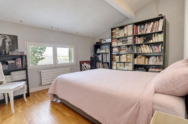 Sathonay-Village maison de 248m², sur 1007m², proche centre village