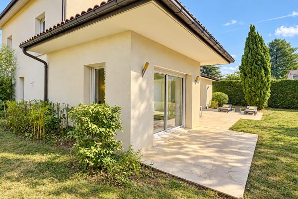 Sathonay-Village maison de 248m², sur 1007m², proche centre village