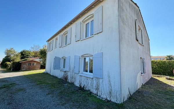 Maison à vendre    8 pièces •  Breuillet