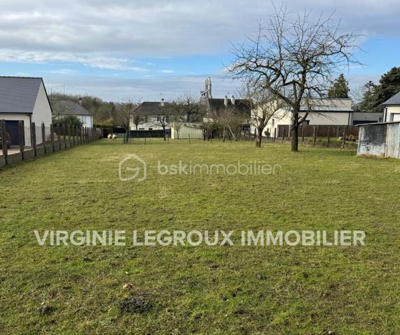 Terrain de 1 049 m²