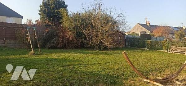 Maison d'habitation comprenant :
Au rez-de-chaussée : Entrée avec espace de rangement, séjour ...