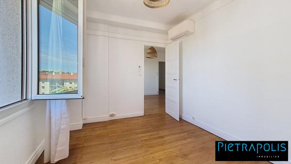 Lyon 8 - T3 de 63.81m² avec balcon au 4ème ét/7- ascenseur - Peintures 2026