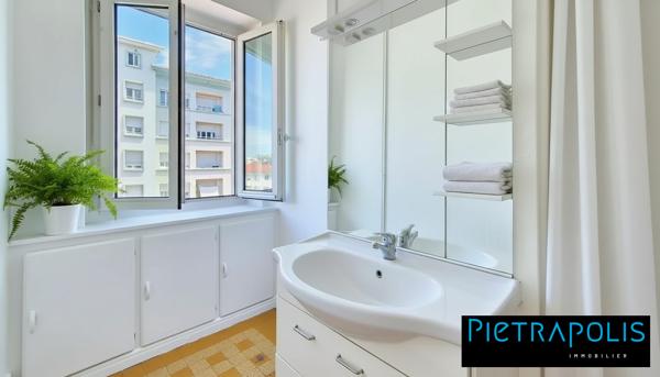 Lyon 8 - T3 de 63.81m² avec balcon au 4ème ét/7- ascenseur - Peintures 2026