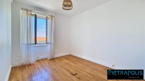 Lyon 8 - T3 de 63.81m² avec balcon au 4ème ét/7- ascenseur - Peintures 2026