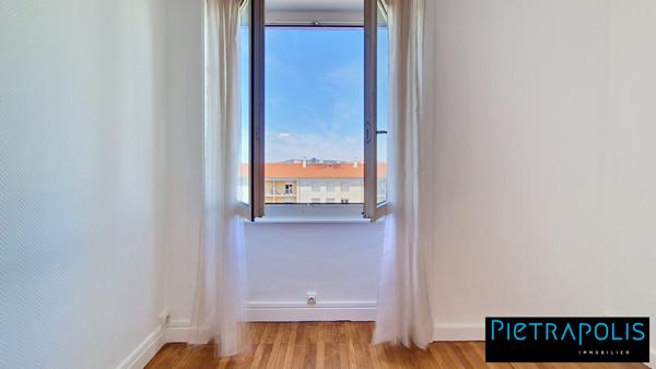 Lyon 8 - T3 de 63.81m² avec balcon au 4ème ét/7- ascenseur - Peintures 2026