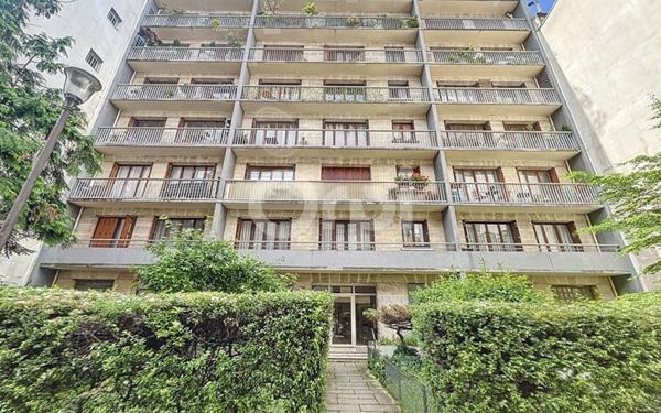 Appartement à vendre    1 pièce • 25 m2 Paris 15