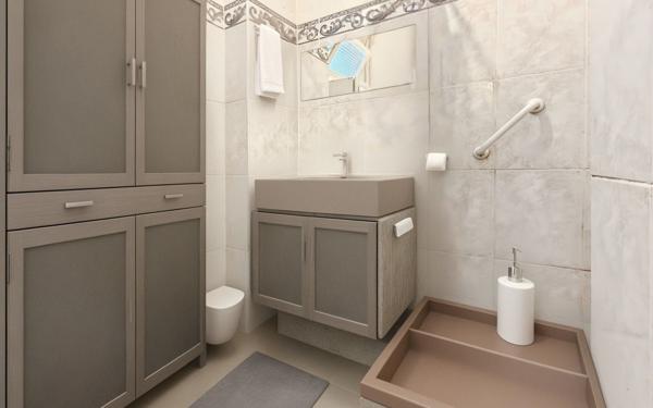 Appartement à vendre    4 pièces •  Lyon 8