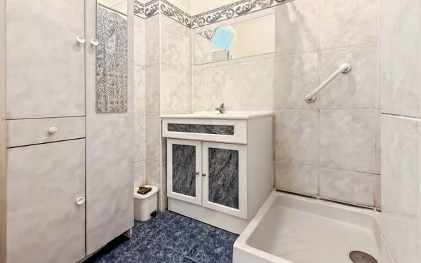 Appartement à vendre    4 pièces •  Lyon 8