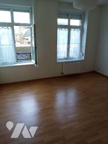 EN VENTE à AVESNES SUR HELPE Immeuble composé de 4 logements en très bon état d'entretien.
4 a...