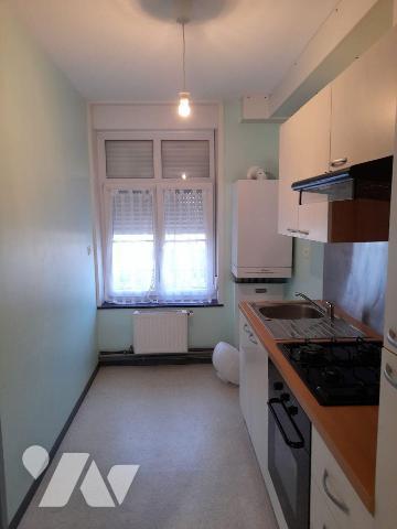 EN VENTE à AVESNES SUR HELPE Immeuble composé de 4 logements en très bon état d'entretien.
4 a...