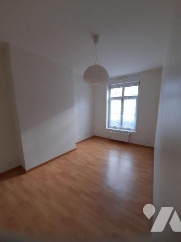 EN VENTE à AVESNES SUR HELPE Immeuble composé de 4 logements en très bon état d'entretien.
4 a...