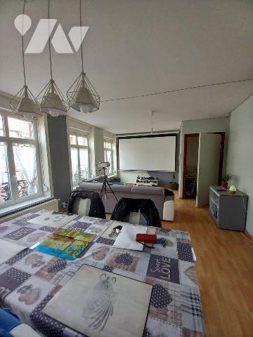 EN VENTE à AVESNES SUR HELPE Immeuble composé de 4 logements en très bon état d'entretien.
4 a...