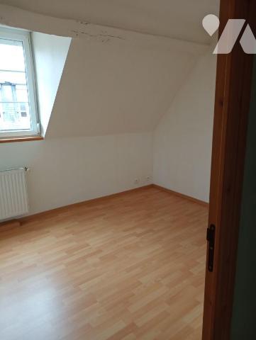 EN VENTE à AVESNES SUR HELPE Immeuble composé de 4 logements en très bon état d'entretien.
4 a...