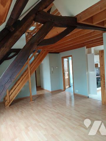 EN VENTE à AVESNES SUR HELPE Immeuble composé de 4 logements en très bon état d'entretien.
4 a...