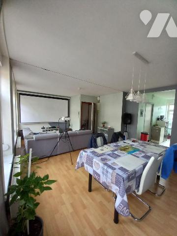 EN VENTE à AVESNES SUR HELPE Immeuble composé de 4 logements en très bon état d'entretien.
4 a...