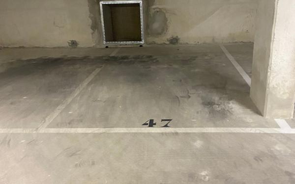 Stationnement à louer    Bezons