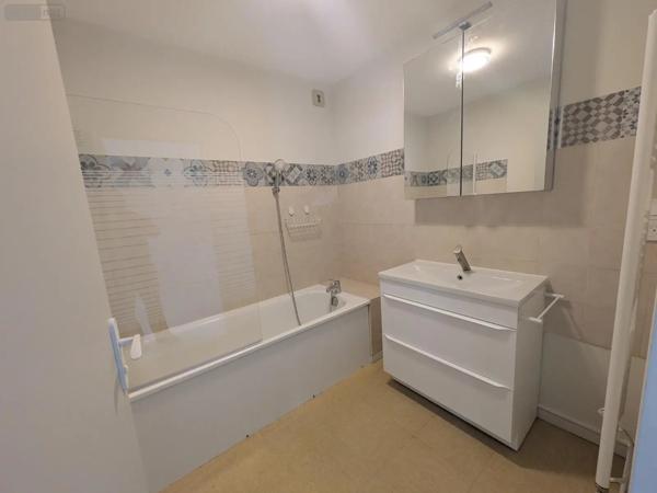 Location - Appartement Bourg-en-Bresse 01000 57 m 2