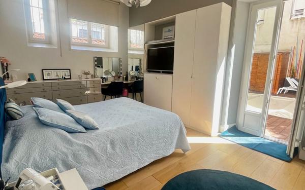 Appartement à vendre    4 pièces • 153 m2 La Rochelle