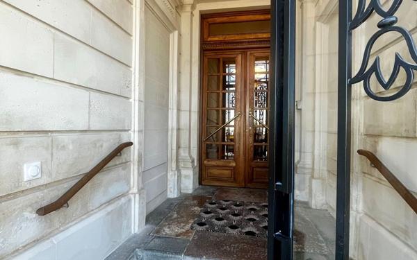 Appartement à vendre    4 pièces • 153 m2 La Rochelle