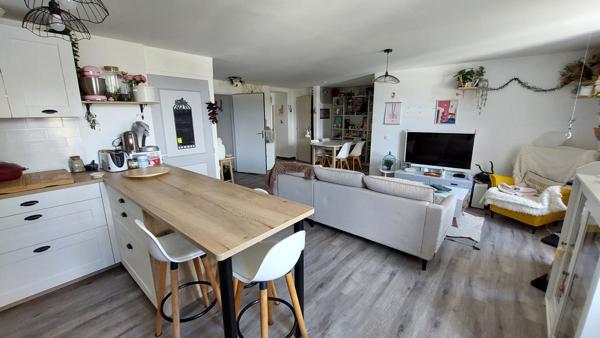 Maison composée de deux logements et d'un studio