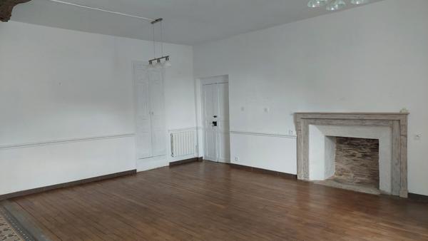 Maison composée de deux logements et d'un studio