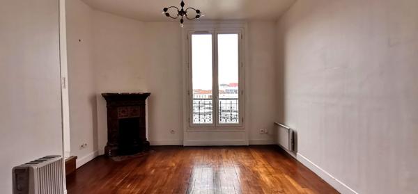 Appartement de deux pièces situé à Ivry-Port