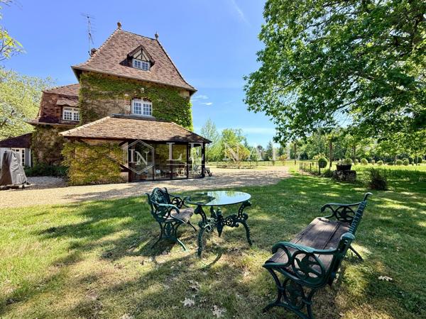 Elégante demeure aux confins du Périgord Pourpre et du Périgord Blanc (Dordogne)