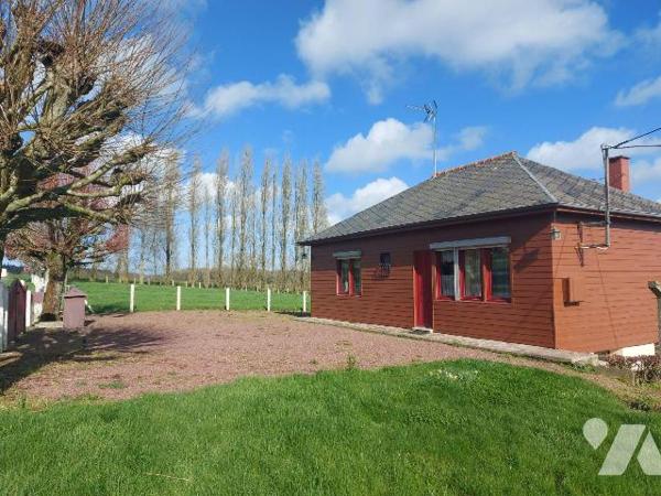 Maison avec dépendance au calme avec terrain d'une surface de 6370 m2. Elle comprend une pièce ...