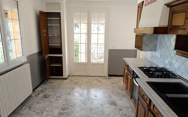 Maison à louer    4 pièces •  Saint-Brès