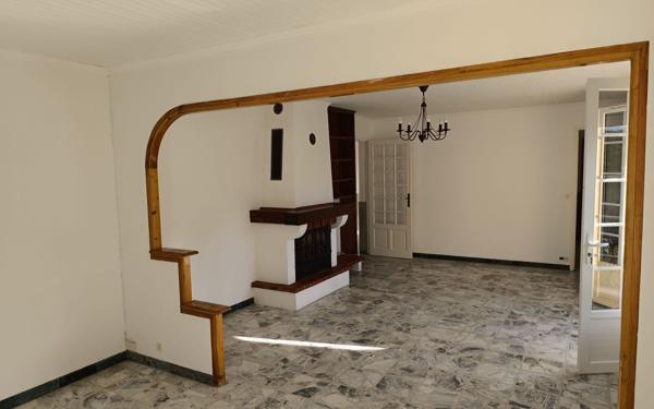 Maison à louer    4 pièces •  Saint-Brès