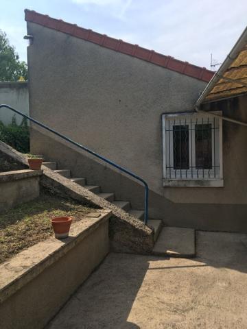 Maison de ville Pont Sur Yonne 3 pièce(s) 65 m2 avec jardin de 306m2