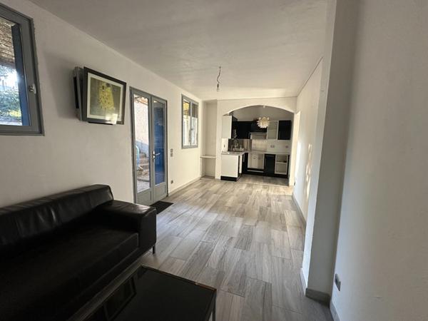 Maison de ville Pont Sur Yonne 3 pièce(s) 65 m2 avec jardin de 306m2