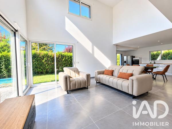 Maison à vendre 5 pièces 128 m² Le Mesnil-Esnard