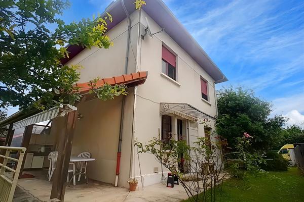 A vendre BILLERE limitrophe PAU Maison de 117 m² avec 4 chambres terrasse garage proche des commodités