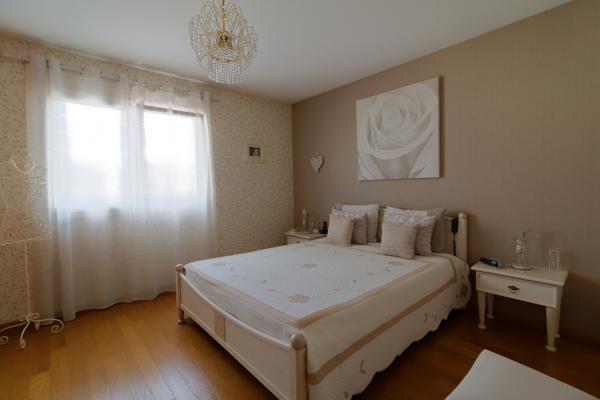 Maison 7 pièces - 215 m² Exclusivité efficity