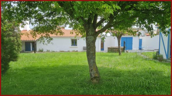 Maison type longère avec grand garage . .