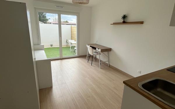 Appartement à louer    2 pièces • 17 m2 Saint-Loubès