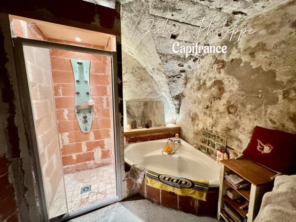 LA FARE-EN-CHAMPSAUR – AUTHENTIQUE CORPS DE FERME À FORT POTENTIEL