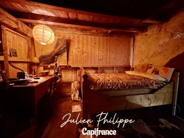 LA FARE-EN-CHAMPSAUR – AUTHENTIQUE CORPS DE FERME À FORT POTENTIEL