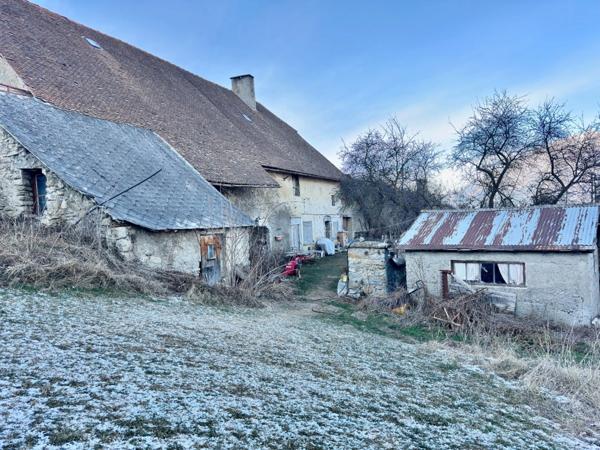 LA FARE-EN-CHAMPSAUR – AUTHENTIQUE CORPS DE FERME À FORT POTENTIEL