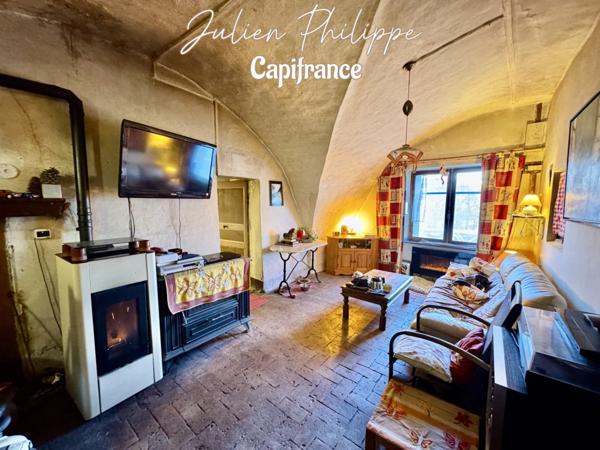 LA FARE-EN-CHAMPSAUR – AUTHENTIQUE CORPS DE FERME À FORT POTENTIEL