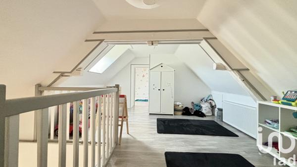 Longère 6 pièces de 129 m² à Château-Renard (45220)