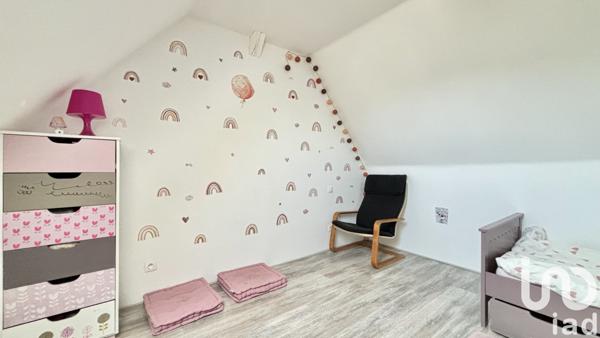 Longère 6 pièces de 129 m² à Château-Renard (45220)