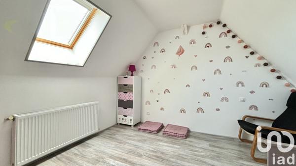 Longère 6 pièces de 129 m² à Château-Renard (45220)