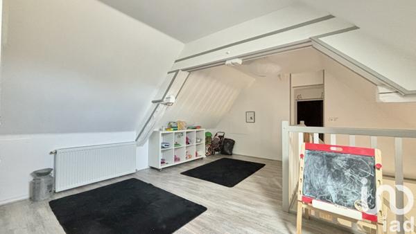 Longère 6 pièces de 129 m² à Château-Renard (45220)