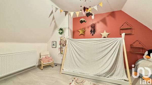 Longère 6 pièces de 129 m² à Château-Renard (45220)